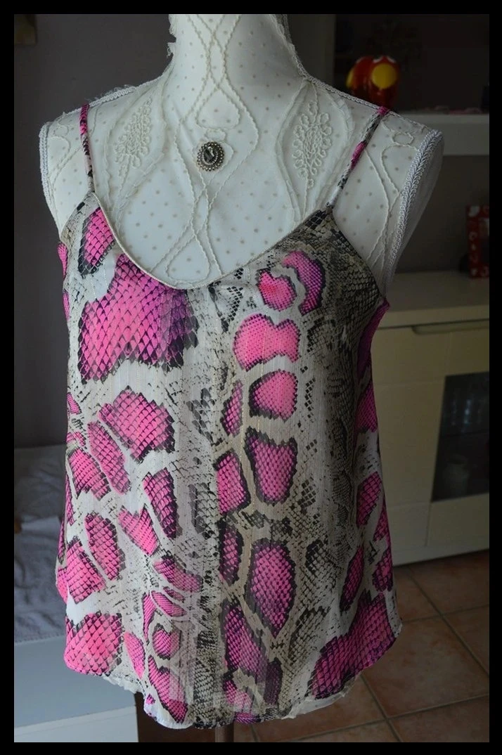 Débardeur Miss Liberto – 36 – Fuchsia – Imprimé Serpent Audacieux